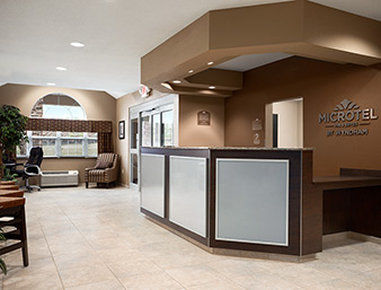 Microtel Inn & Suites Fairmont Exterior photo